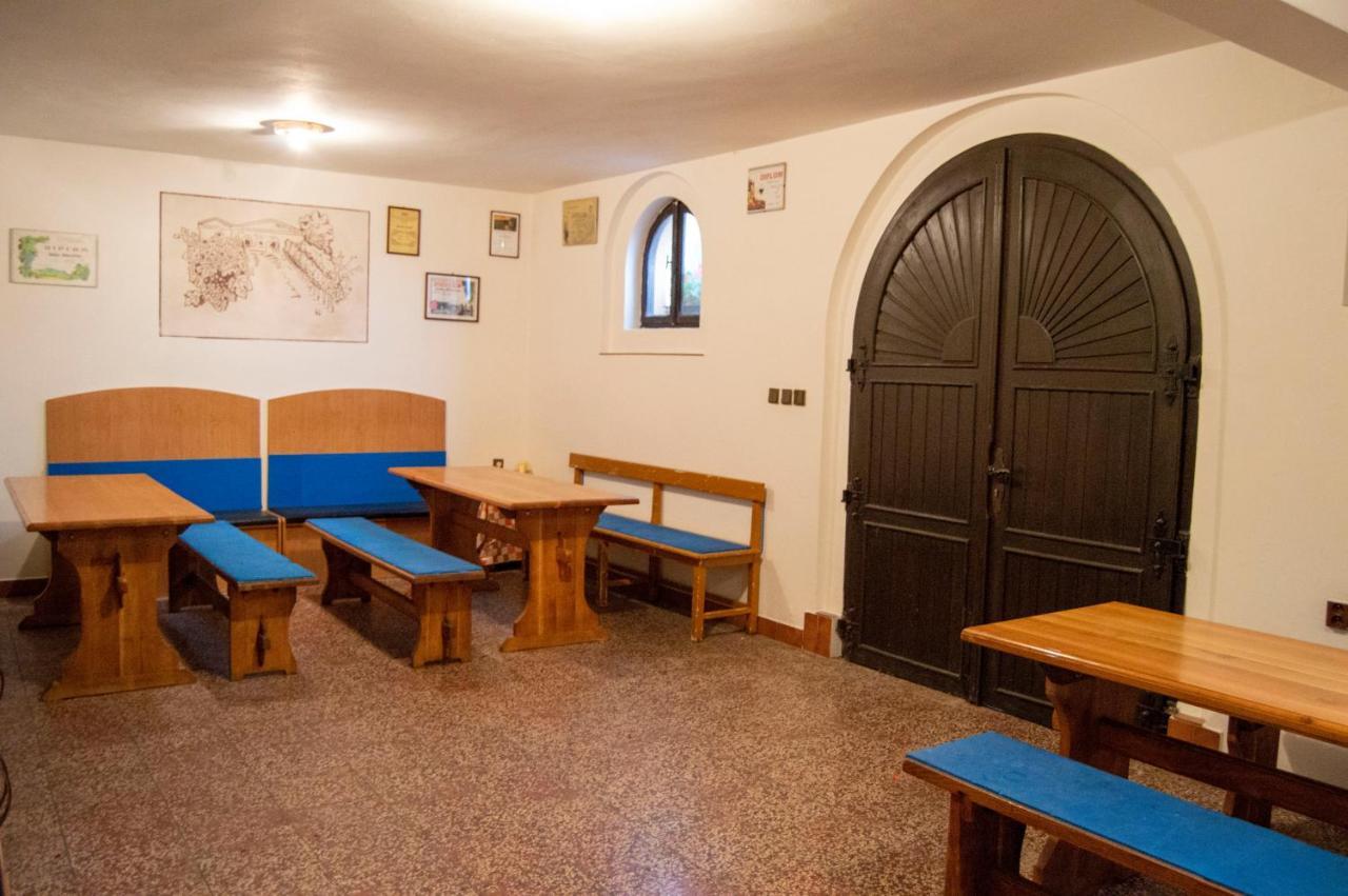 Penzion Holacký Dolní Dunajovice Exterior foto