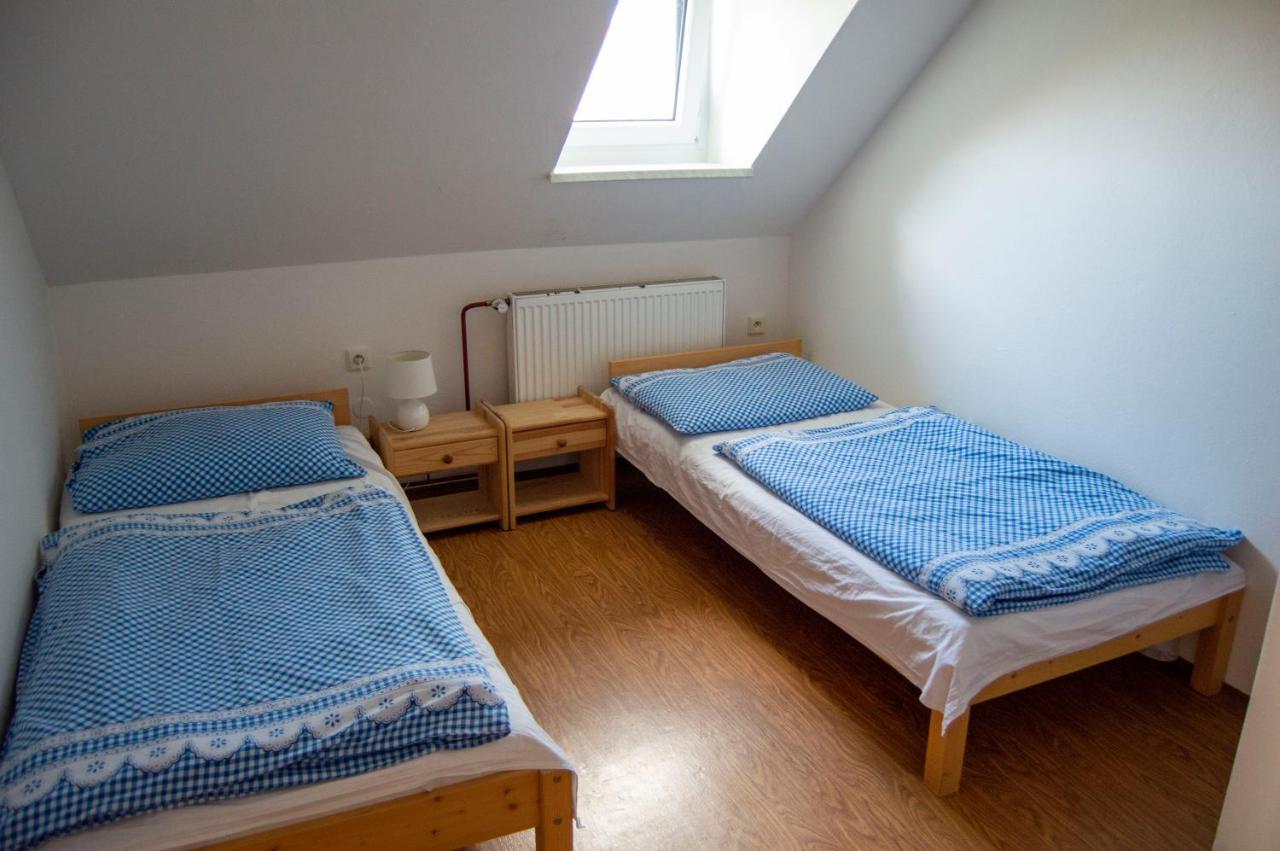 Penzion Holacký Dolní Dunajovice Exterior foto